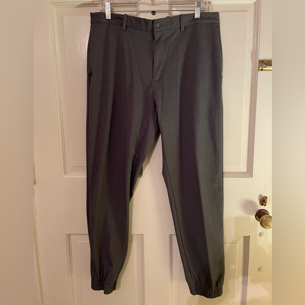 Mens UniQlo Joggers, L